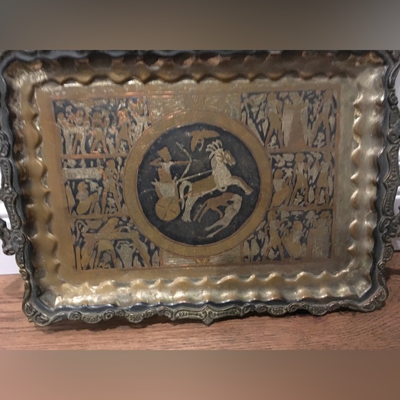 Vintage metal tray - 11” x 15” - Picture 2 of 3